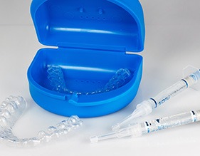 Picture of a whitening kit